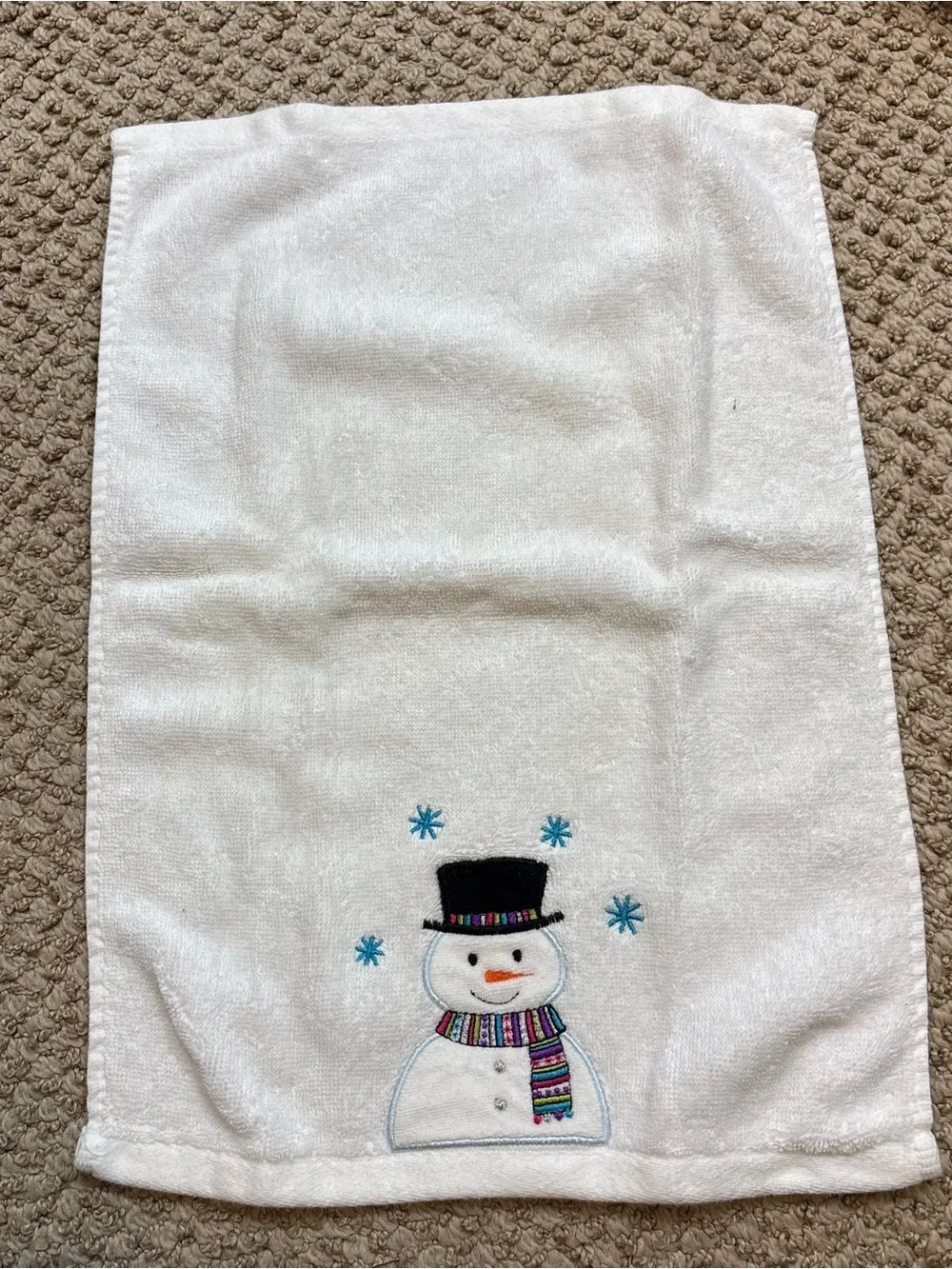 Lot of 6 Holiday Themed Towels Mixed Higher End Brands